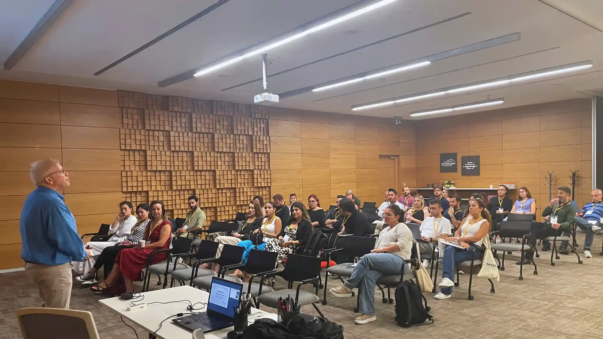 zoho meetup istanbul nisan 2025